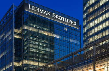 A Crise de 2008: O que a Quebra do Lehman Brothers nos Ensina sobre Risco Sistêmico.