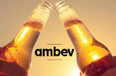 ABEV3: A Gigante das Bebidas e sua Eficiência Operacional na B3